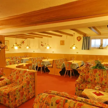 Cima Undici Hotel Pozza di Fassa